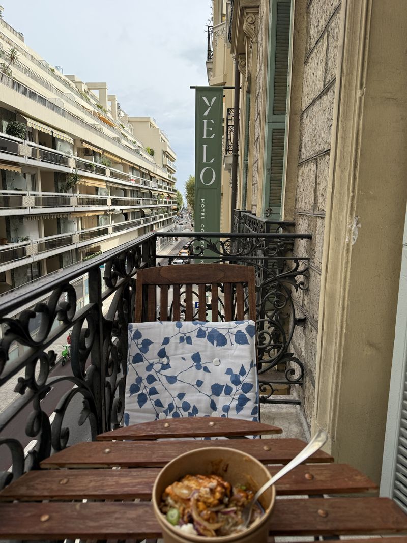 Nice Balcony Bag