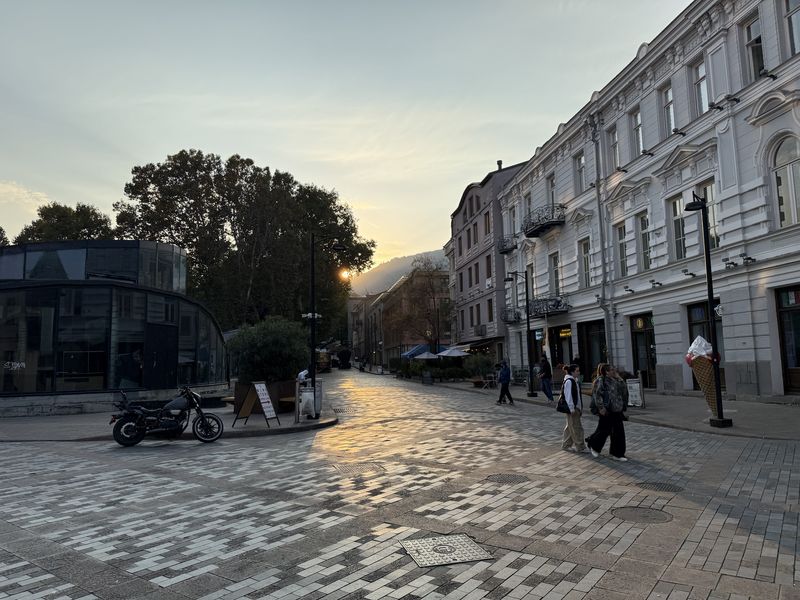 Tbilisi Evening Plaza